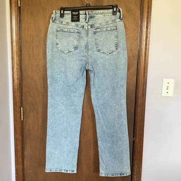 Simply Vera Vera Wang distressed straight power stretch jean size 12 - Picture 13 of 17